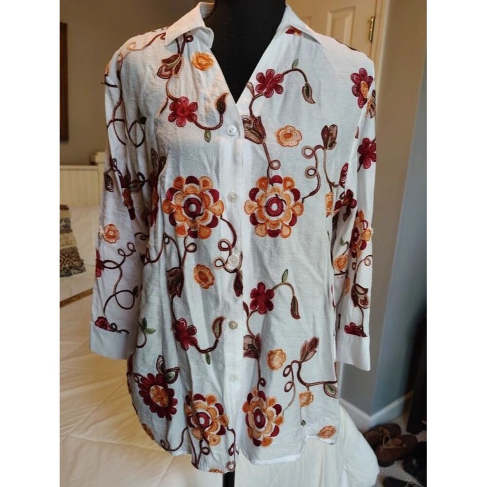 Ana & Rose Medium White Floral Embroidered Tunic Top Button Down Long Sleeve M